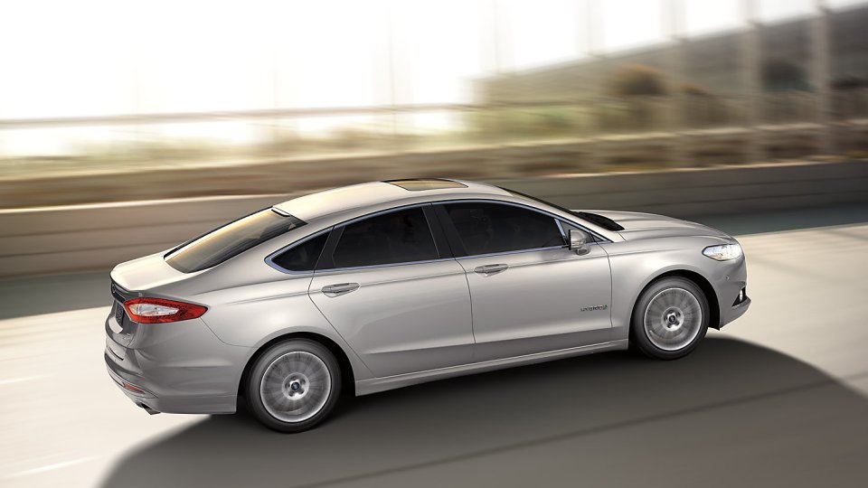 Ford Fusion SE Hybrid electric vehicle tax credit deduction 2016